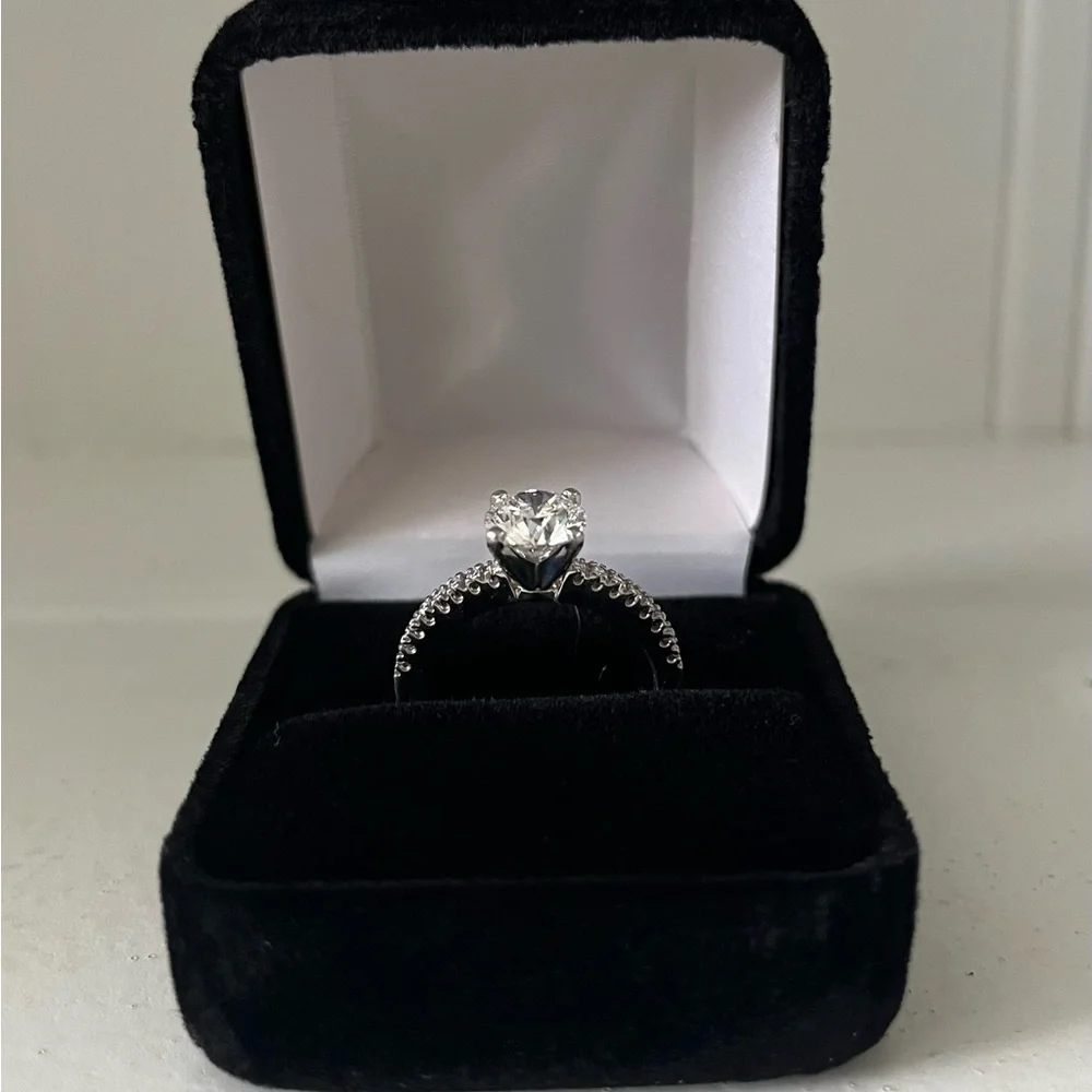 ๐ Pre Loved Diamond Engagement Ring ๐ - Picture 3 of 5